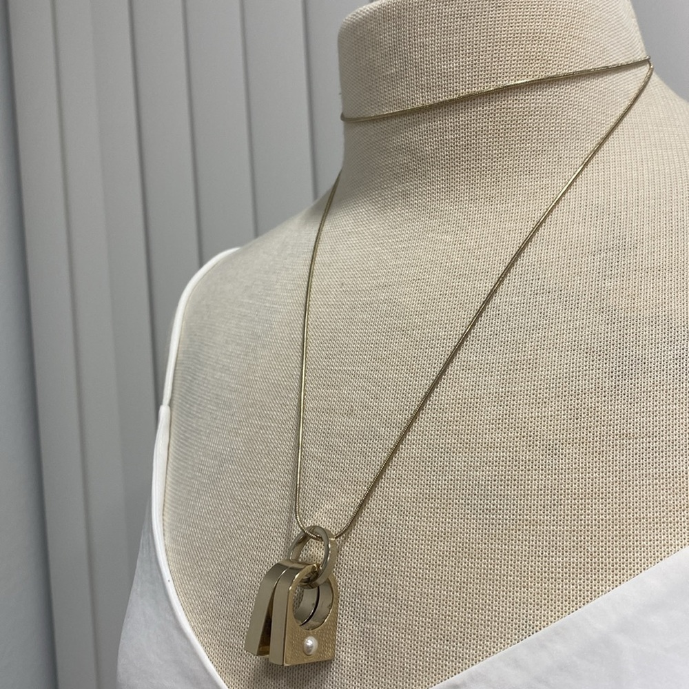 WHBM NECKLACE 4X$20